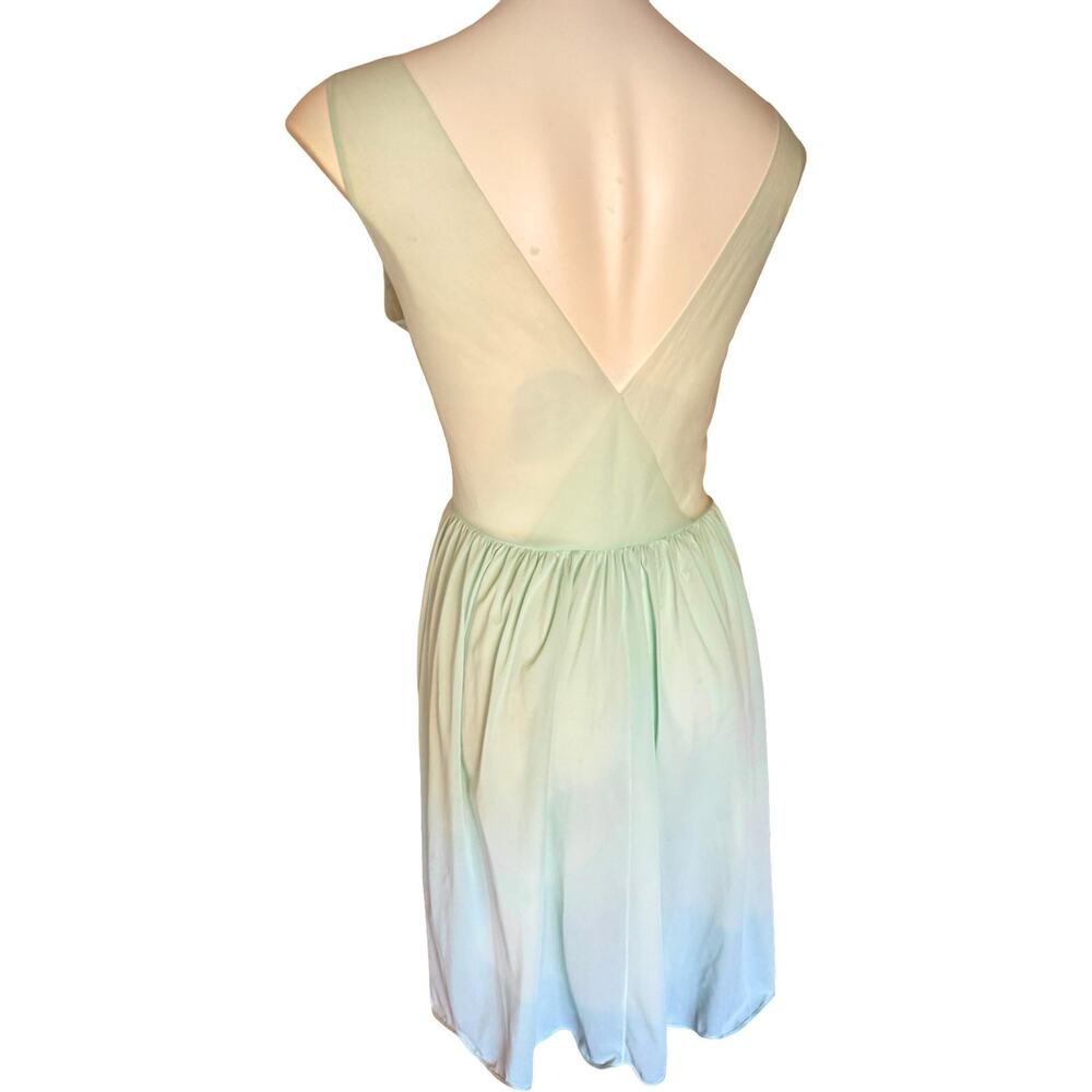 Vintage Vanity Fair Nightgown 1970s Mint Green Embroidered Floral Nylon Size 38 - Picture 6 of 8
